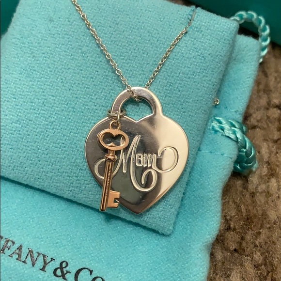 Heart Tag W Key Pendant Necklace 